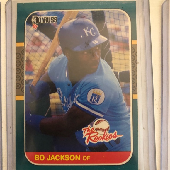9 BO JACKSON CARDS OF ONE OF THE GREATEST 2 SPORT ATHLETES OF ALL TIME. - Picture 3 of 10